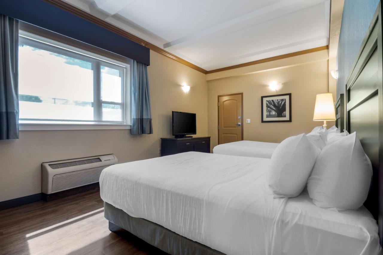 Best Western Plus Kamloops Hotel Exterior photo