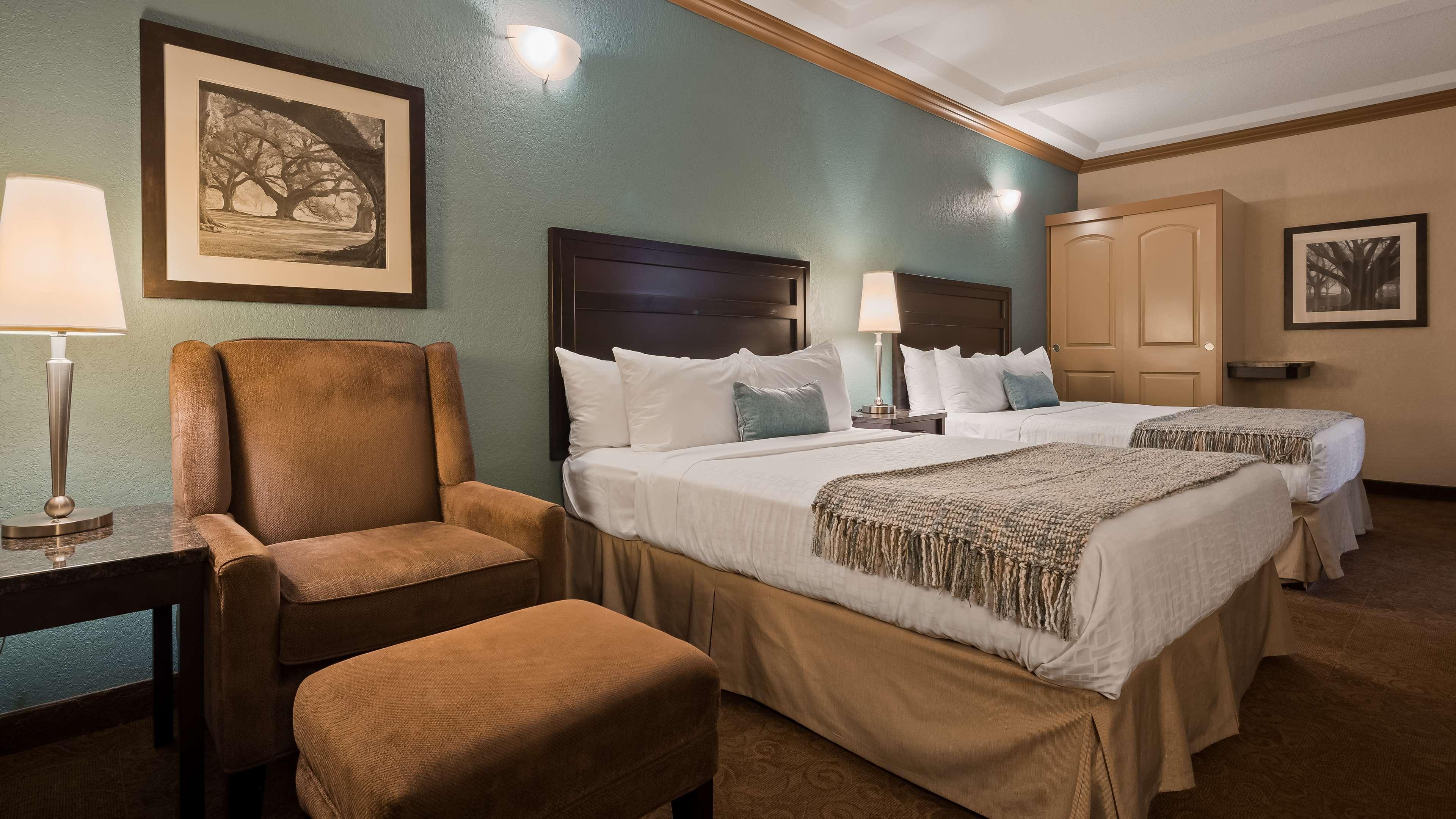 Best Western Plus Kamloops Hotel Exterior photo