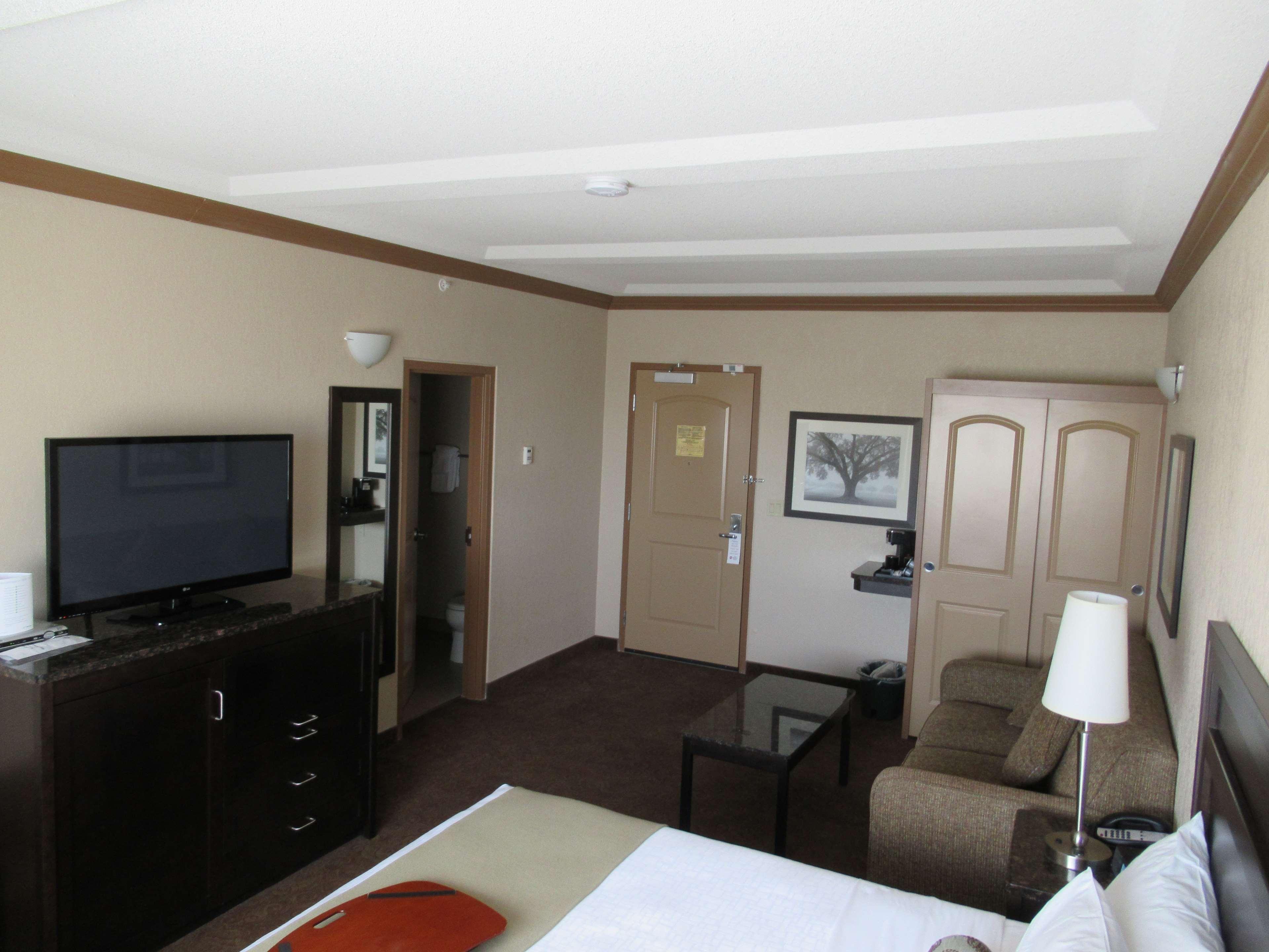 Best Western Plus Kamloops Hotel Exterior photo
