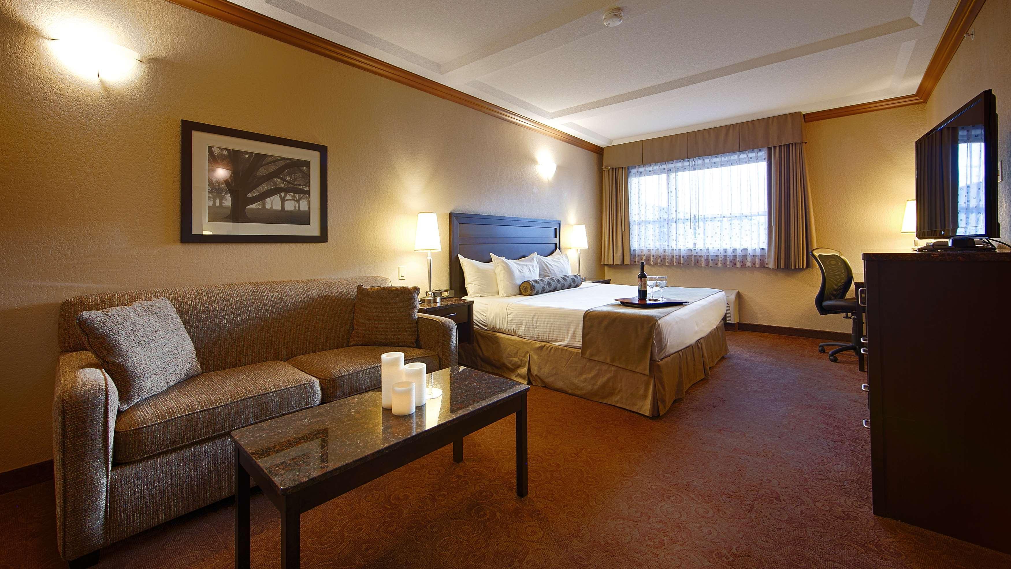 Best Western Plus Kamloops Hotel Exterior photo