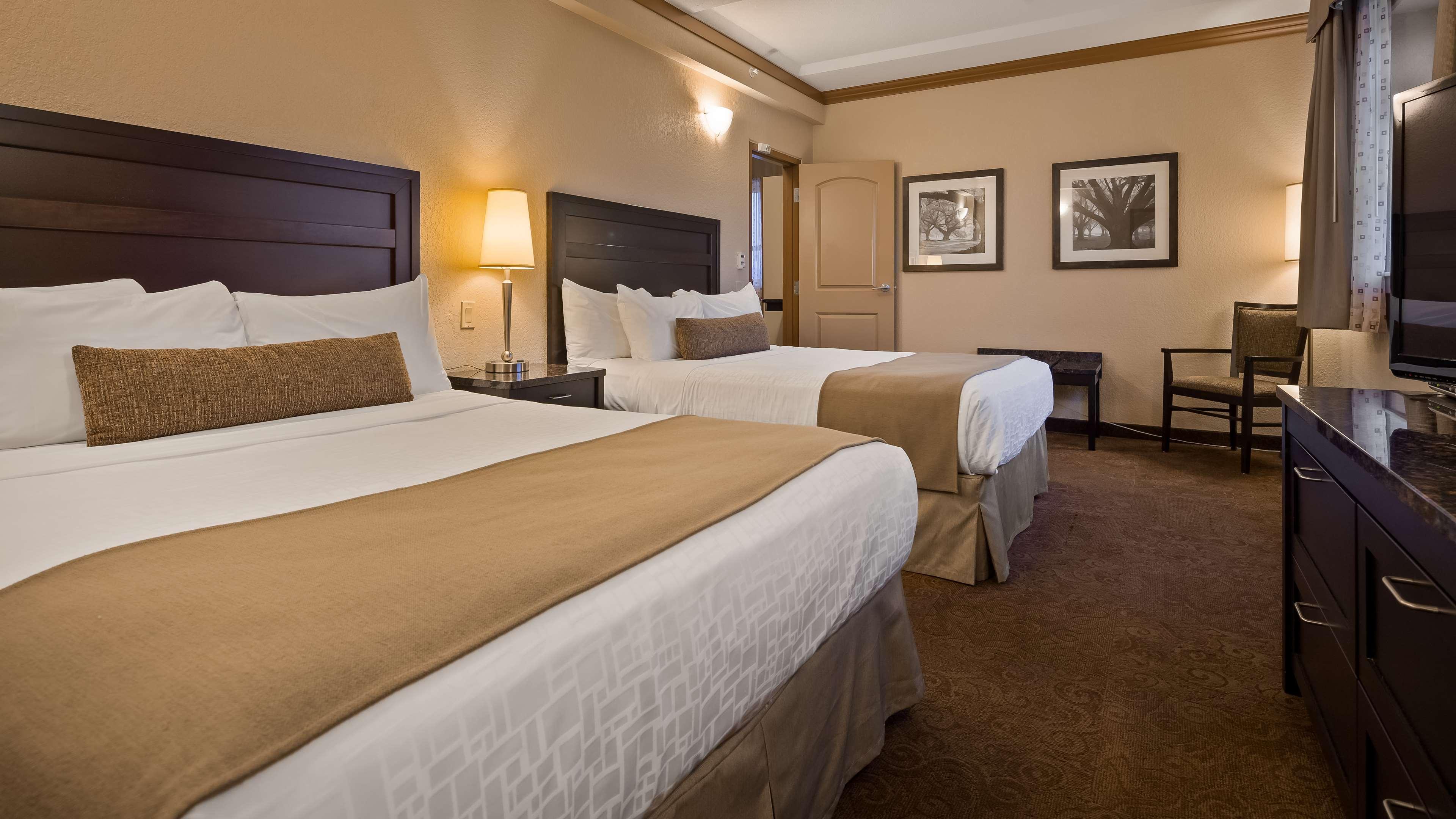 Best Western Plus Kamloops Hotel Exterior photo