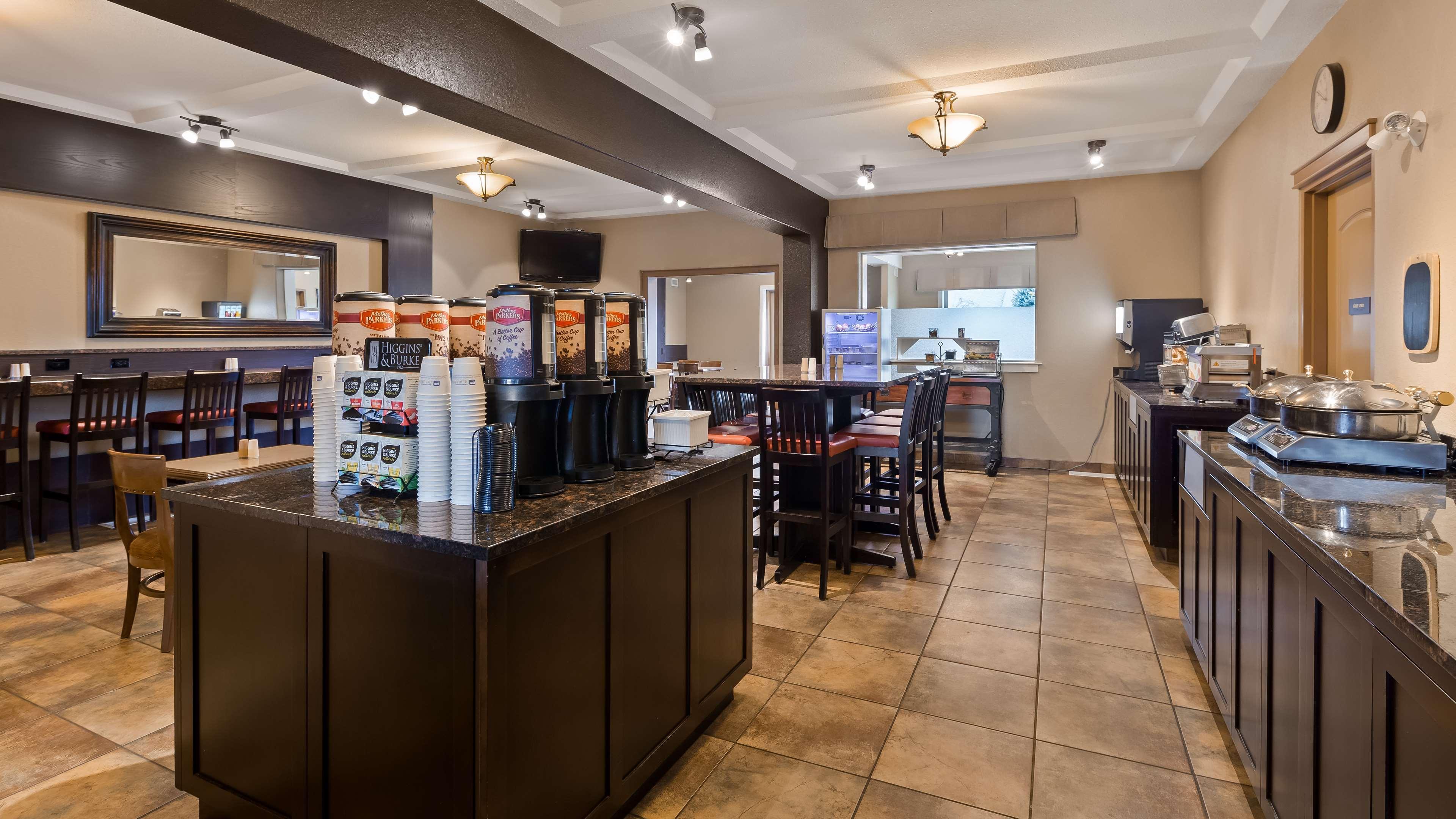 Best Western Plus Kamloops Hotel Exterior photo