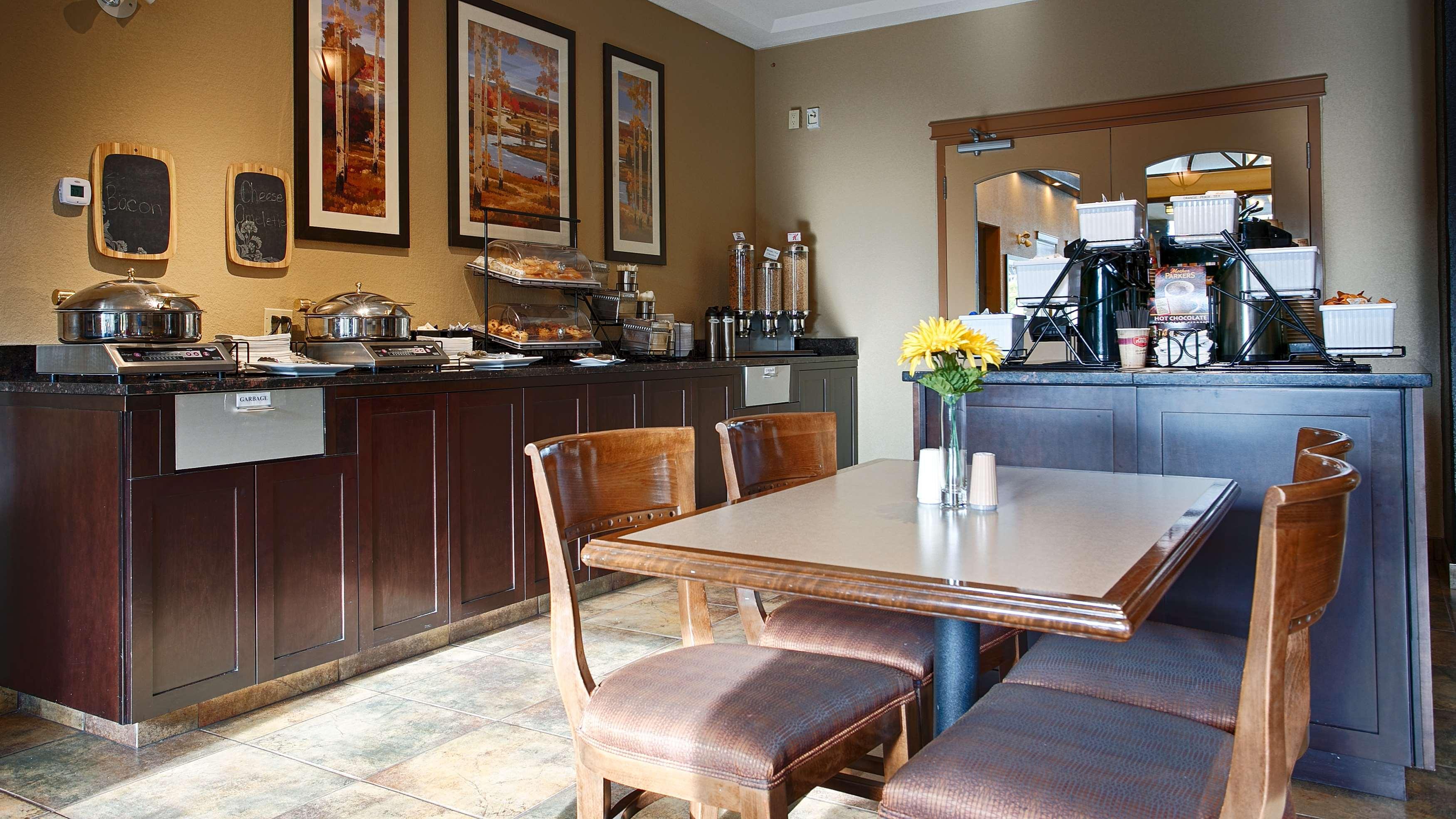 Best Western Plus Kamloops Hotel Exterior photo