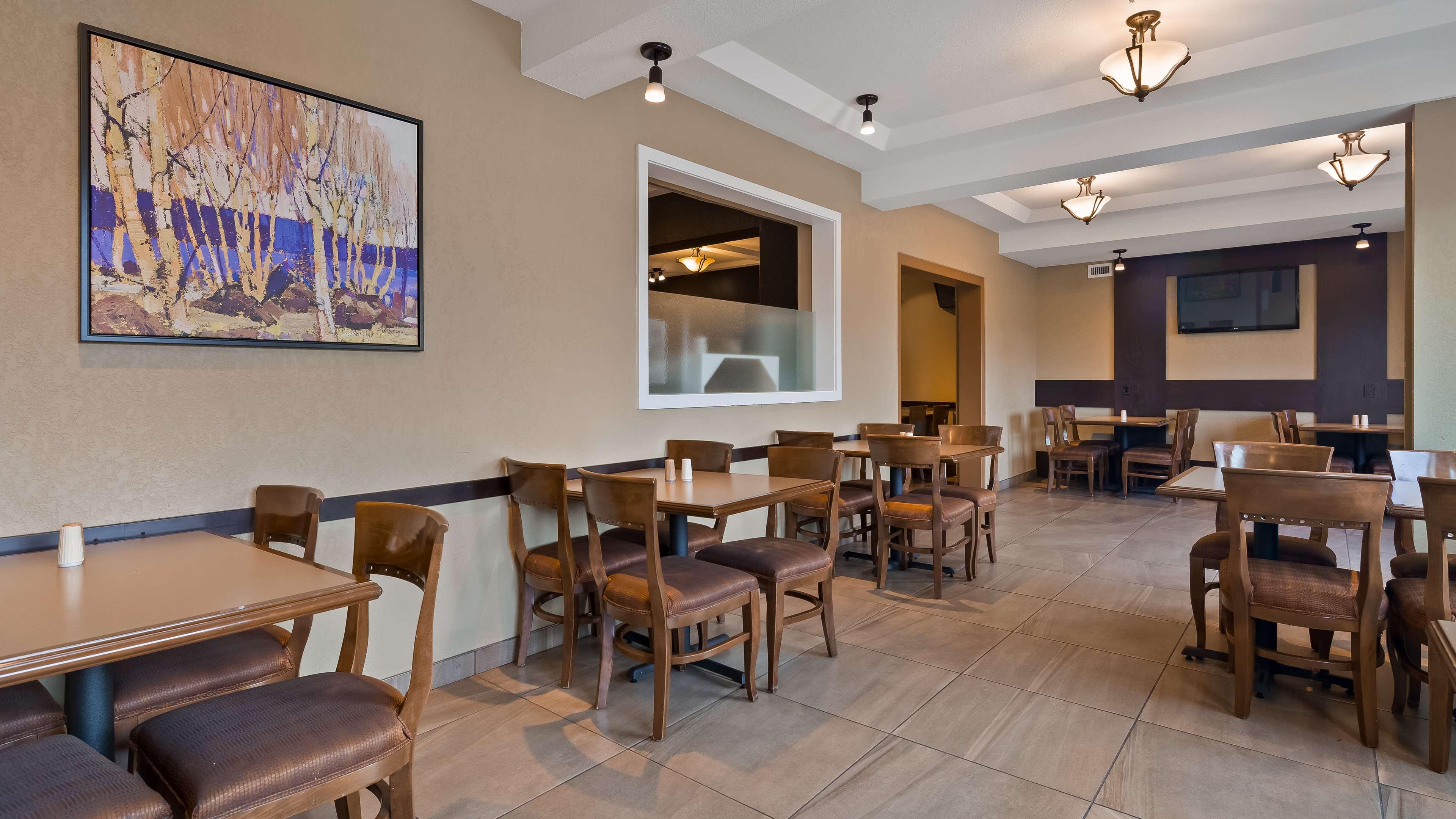 Best Western Plus Kamloops Hotel Exterior photo