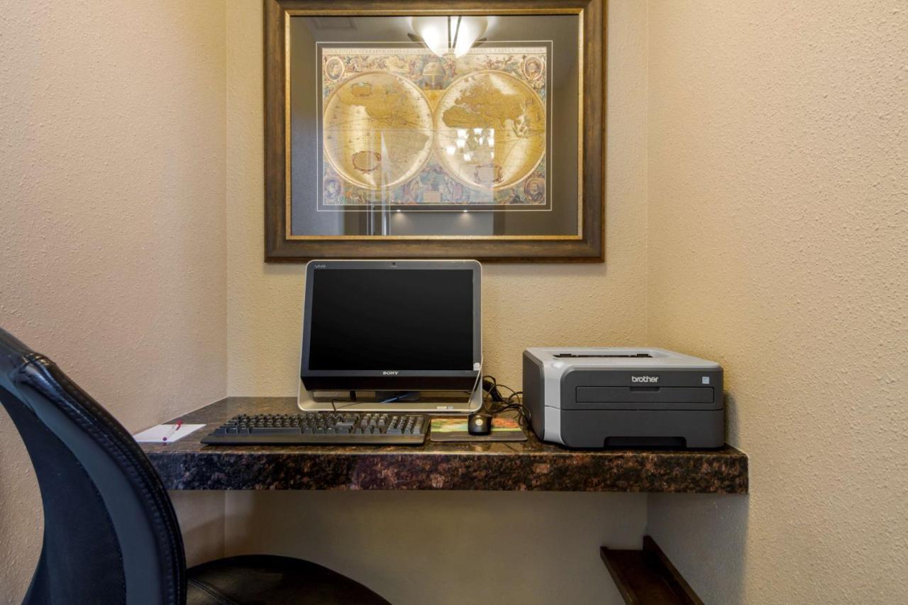 Best Western Plus Kamloops Hotel Exterior photo