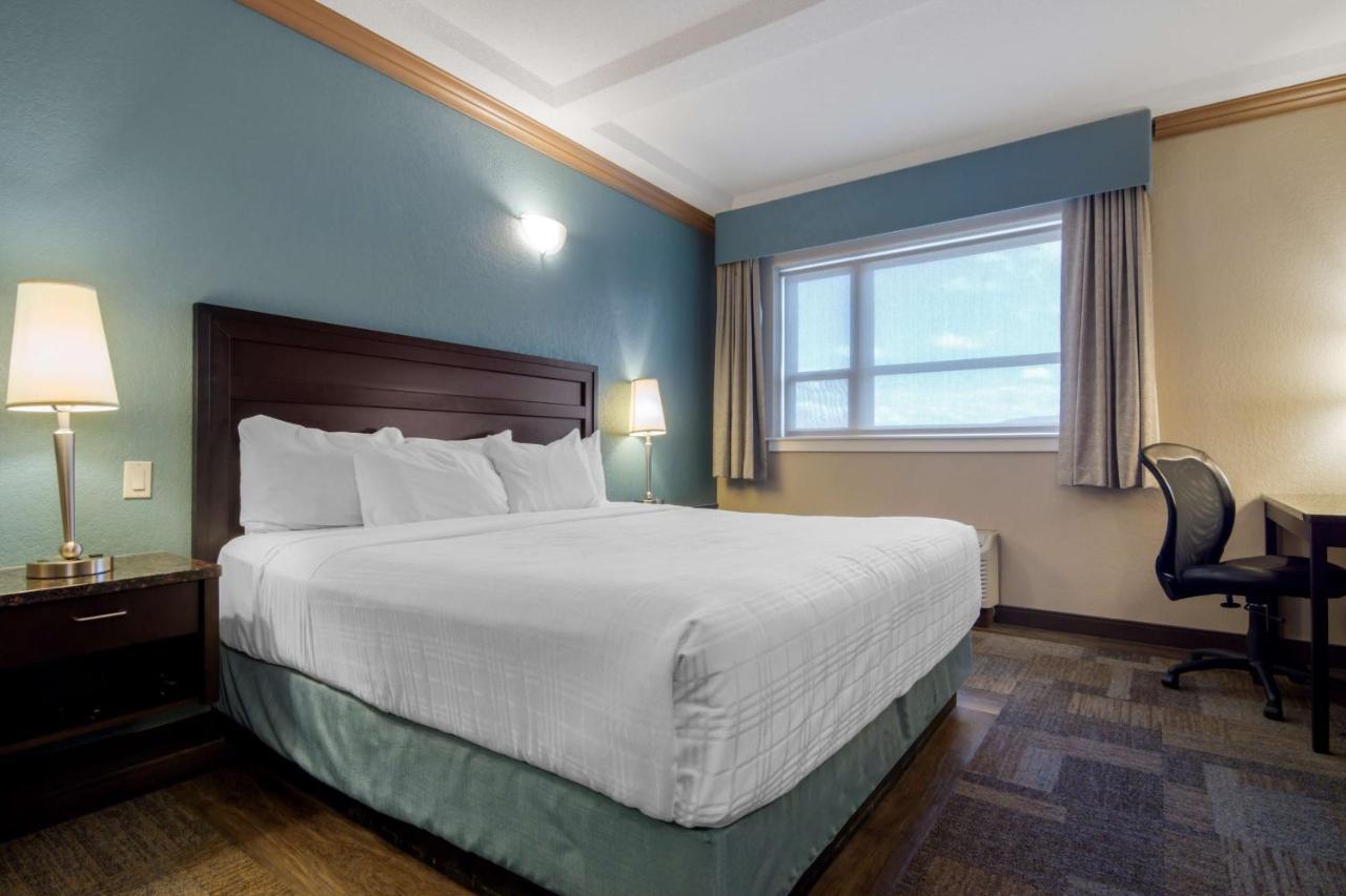 Best Western Plus Kamloops Hotel Exterior photo