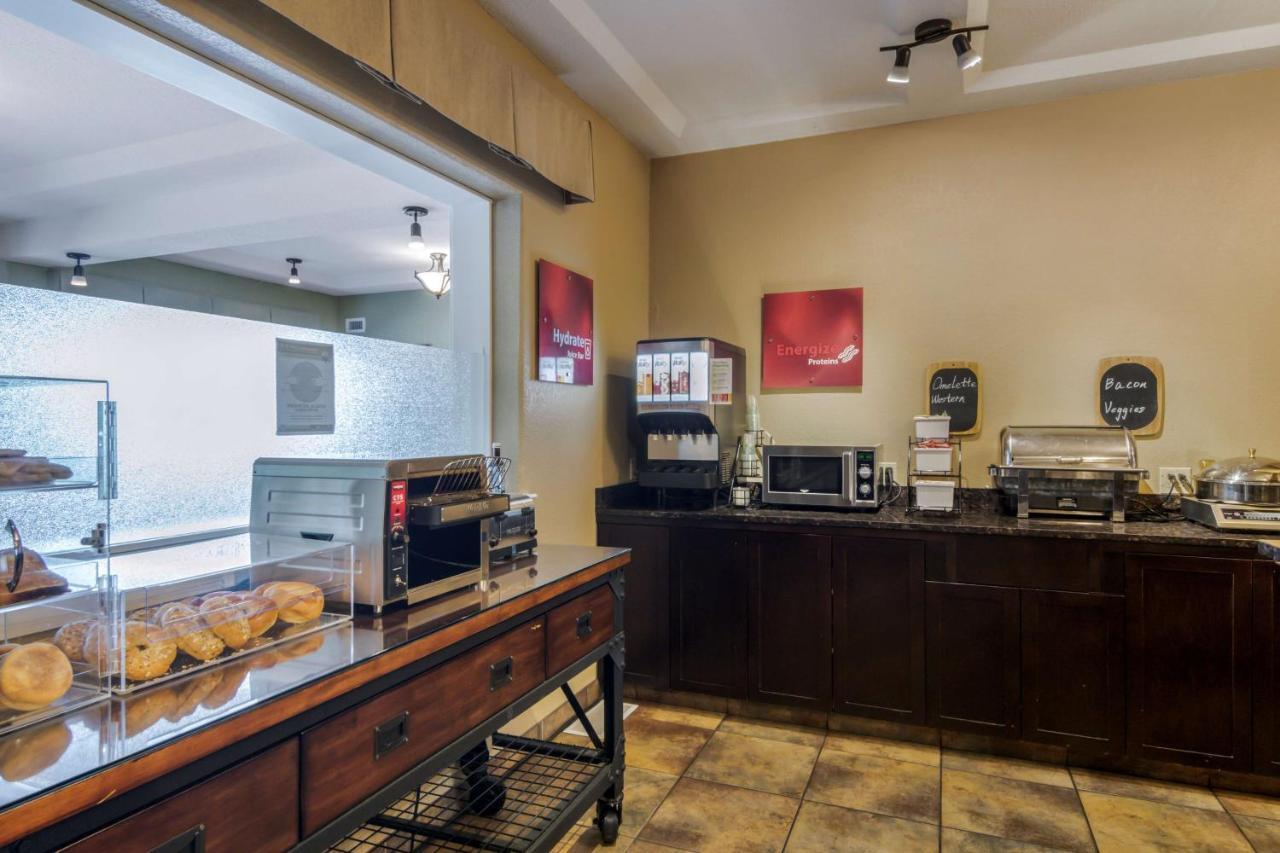 Best Western Plus Kamloops Hotel Exterior photo