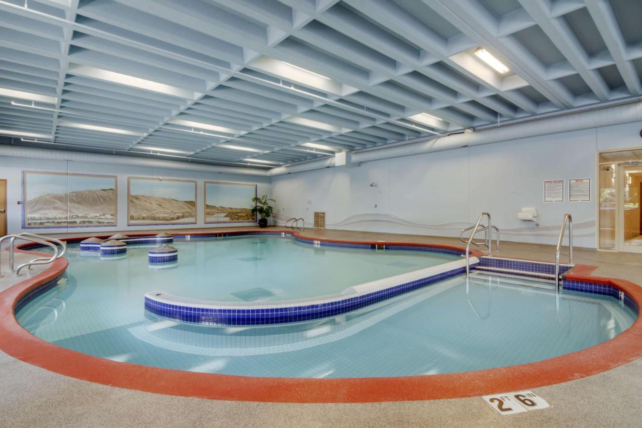 Best Western Plus Kamloops Hotel Exterior photo