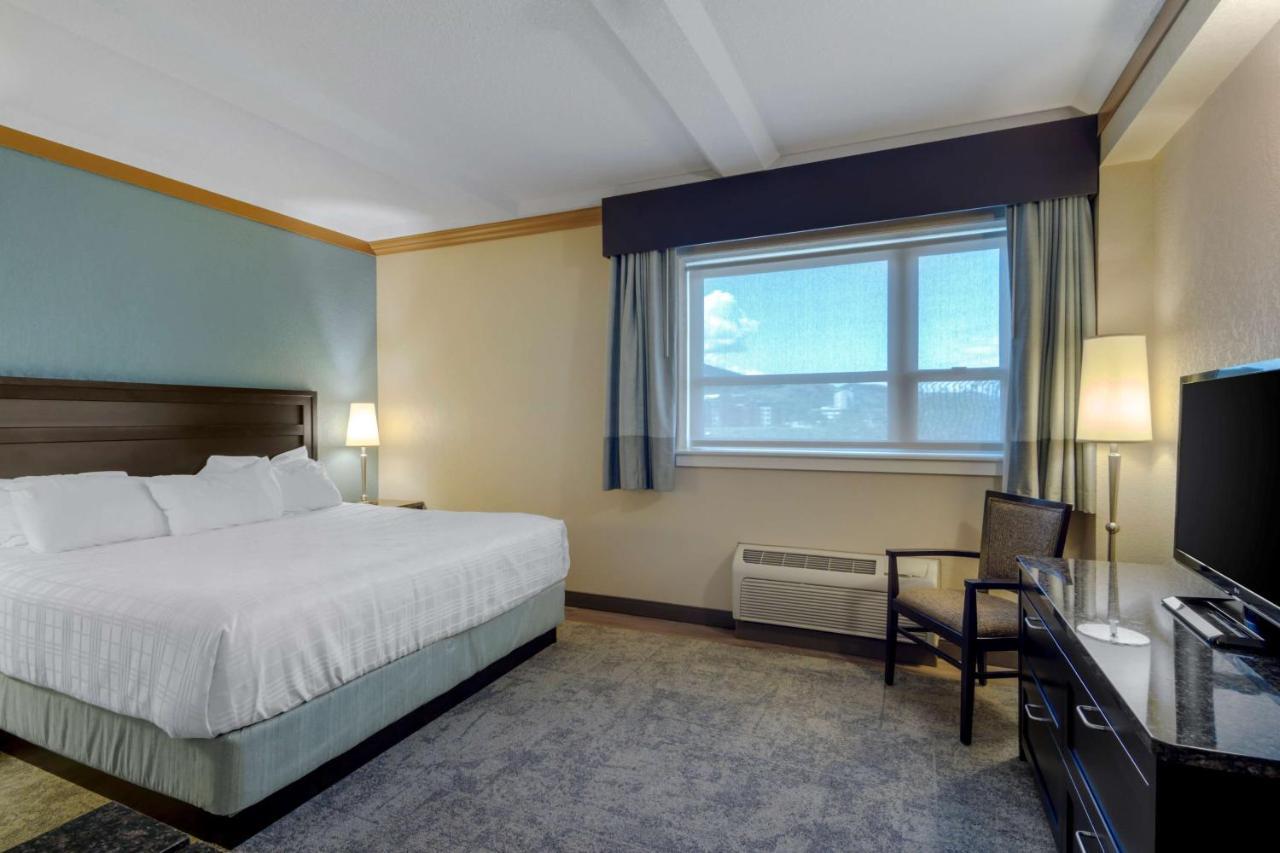 Best Western Plus Kamloops Hotel Exterior photo