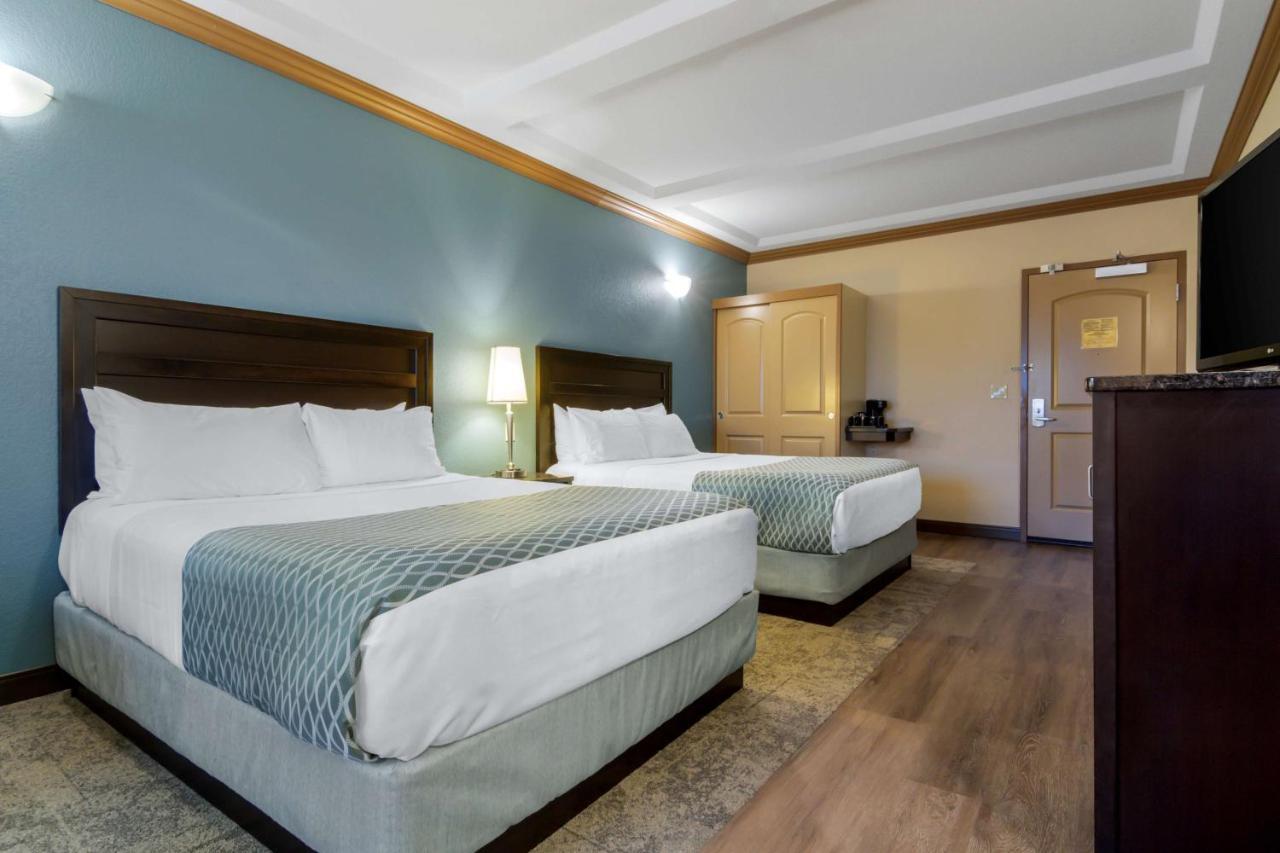 Best Western Plus Kamloops Hotel Exterior photo