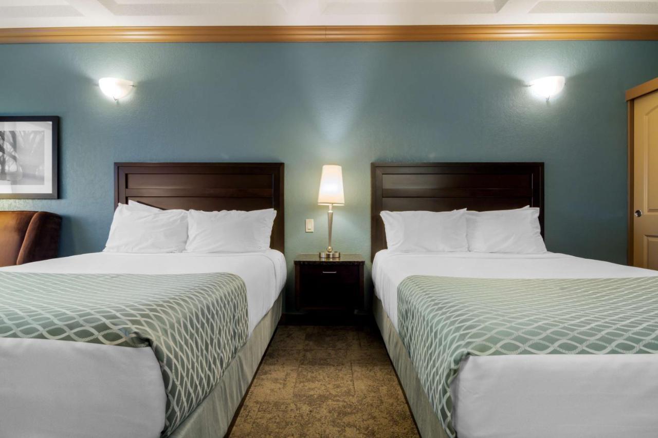 Best Western Plus Kamloops Hotel Exterior photo