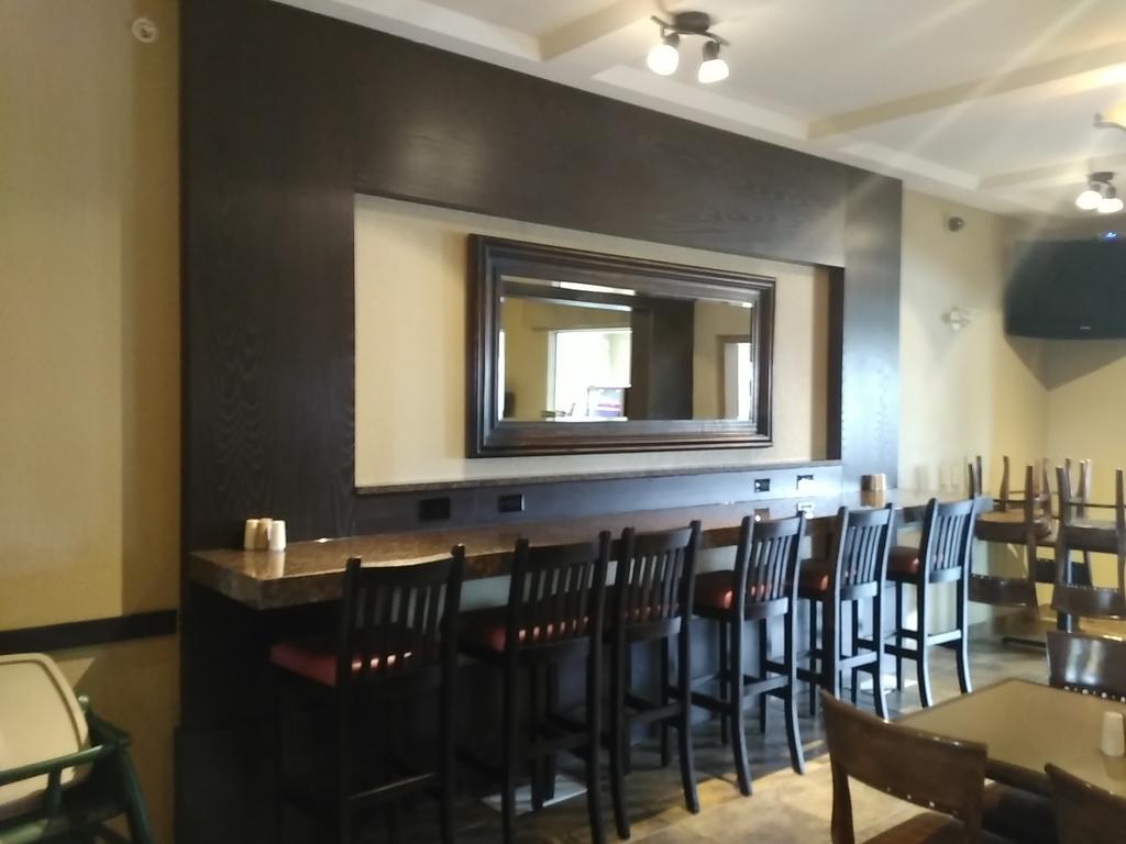 Best Western Plus Kamloops Hotel Exterior photo